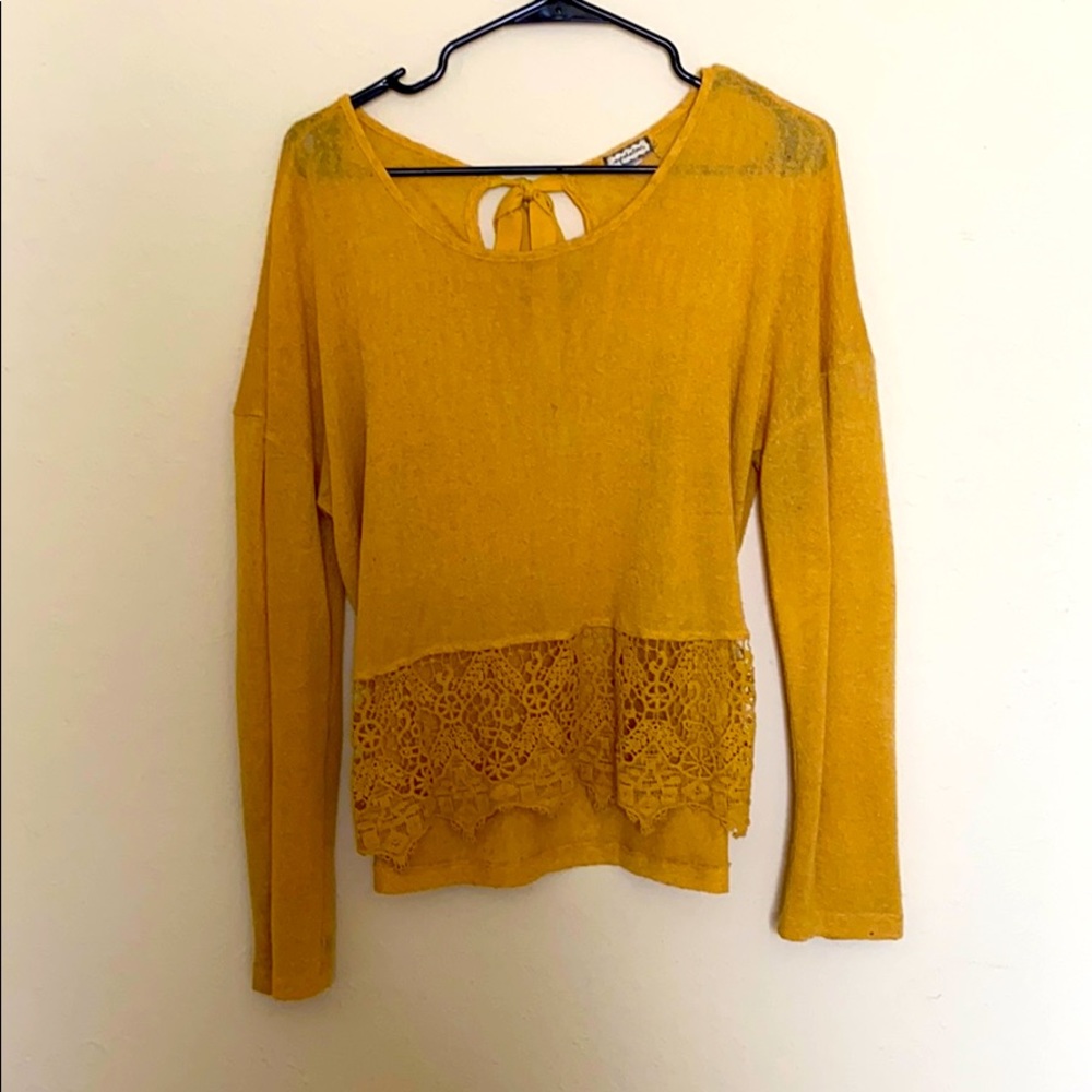 Cute Gold Long Sleeve Crop Top w Lace!